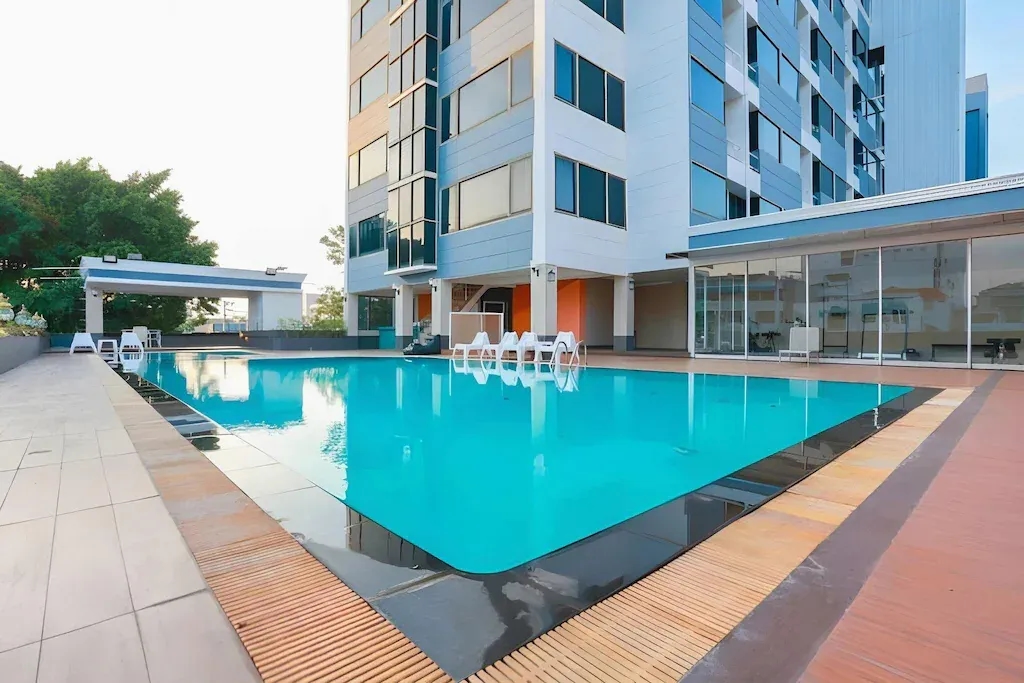 โรงแรมอัญชาลีน่าแกรนด์ (Aunchaleena Grand Hotel)2