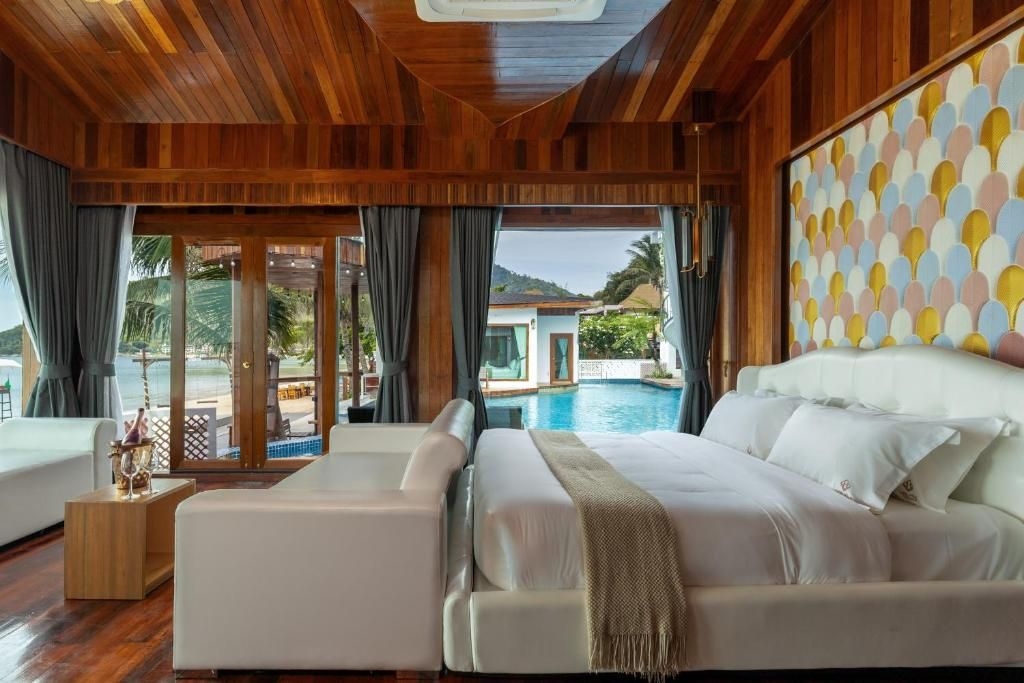 โฮเทล วิลล่า อ่าวขนอม บีชฟรอนท์ (Hotel Villa Aokhanom Beachfront)2