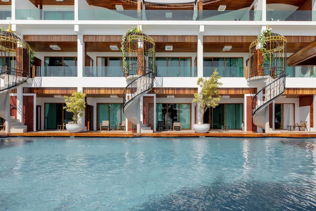 โฮเทล วิลล่า อ่าวขนอม บีชฟรอนท์ (Hotel Villa Aokhanom Beachfront)0