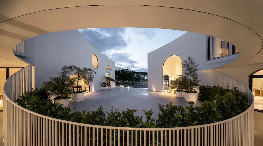 ฮาล์ฟ โฮเทล (Halff Hotel)2