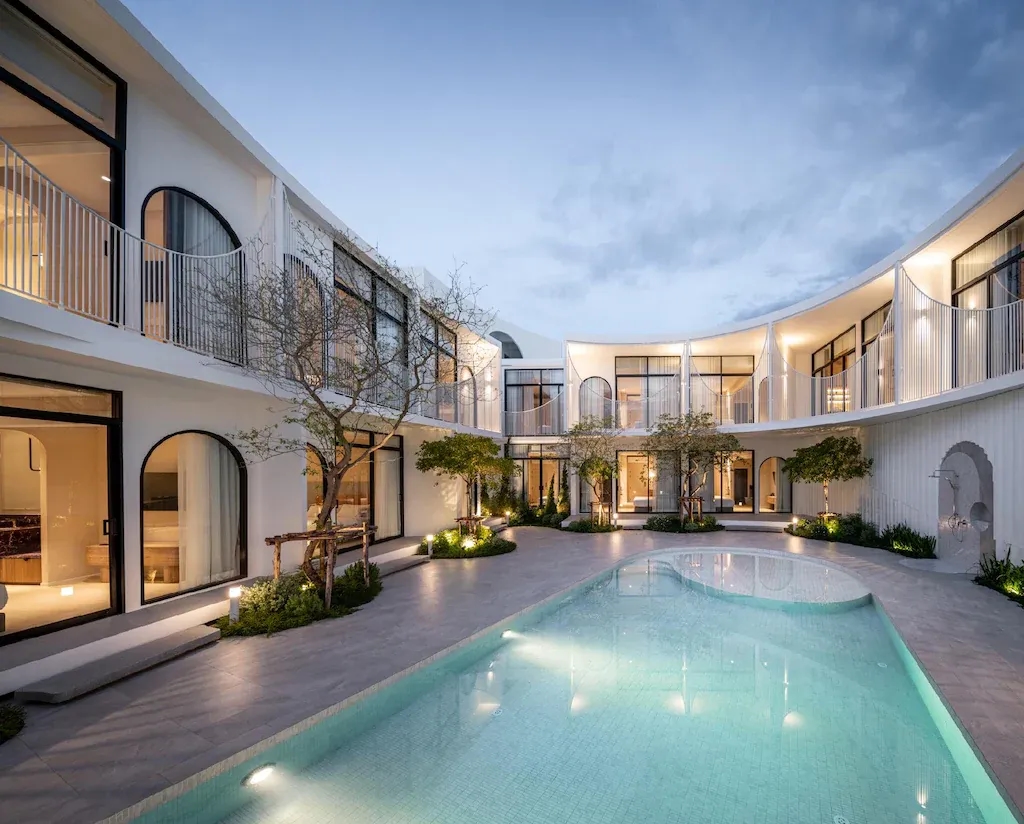 ฮาล์ฟ โฮเทล (Halff Hotel)0