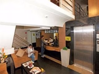 Valleyfront Hotel2