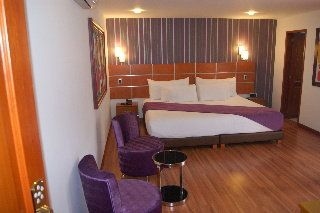 Top Deck Hotel1