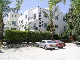 Renos Hotel Apts4