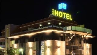 Conquista de Granada Hotel2