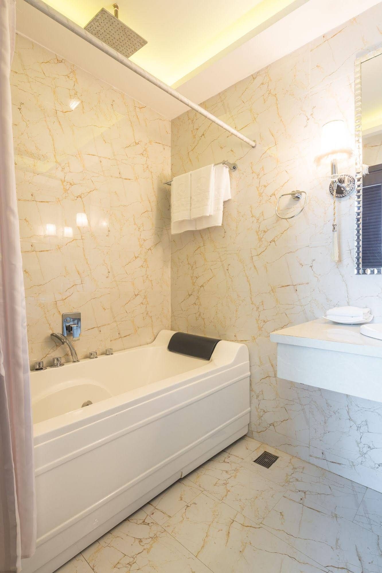 A and Em 46 Hai Ba Trung Hotel4