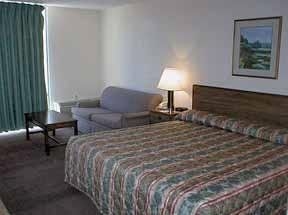 Econo Lodge1