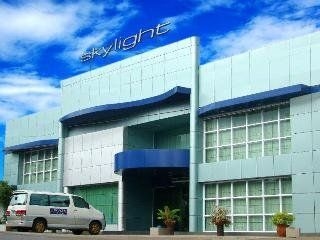Skylight Hotel0