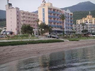 Kalamaki Beach Hotel3