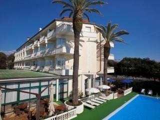 Grand Hotel0