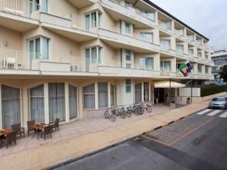 Grand Hotel3