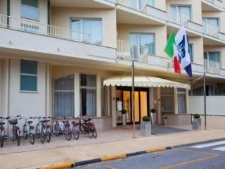 Grand Hotel2