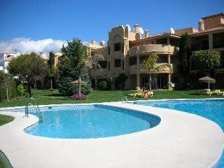 El Porton Apartments2