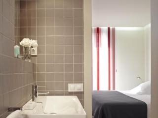 The Urban Suites.Com4