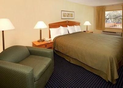 Quality Inn N.A.S.-Corry4