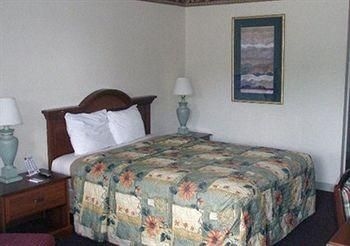 Econo Lodge Research Triangle Park0