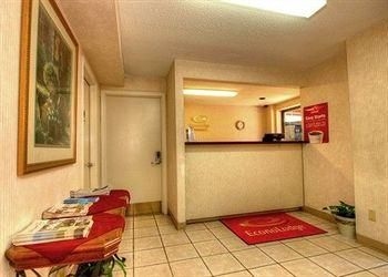 Econo Lodge Research Triangle Park4