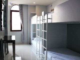 Arenaa Mountbatten Boutique3