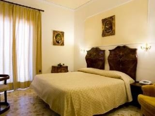 Hotel Cristina0