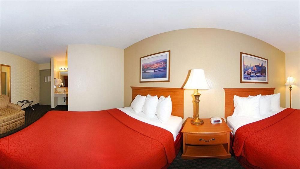 Quality Inn4