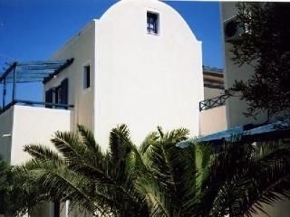 Spyros Maisonettes And Studios0