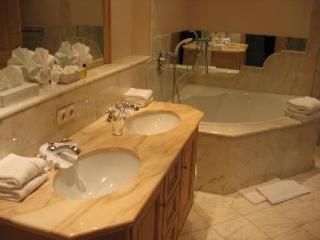 Hotel Bachmair Am See0