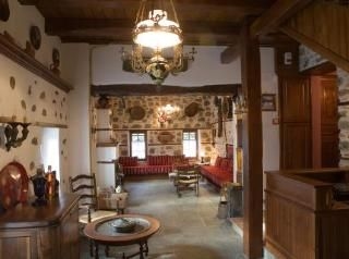 Viraggas Traditional Hotel4