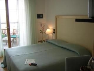Hotel Centrale  Orange Cafe1