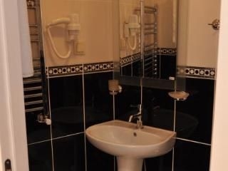 Huxley Hotel Old City4