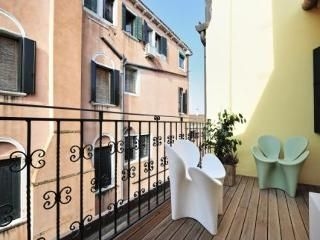 Dorsoduro Terrace And Garden2