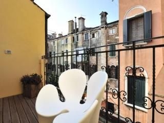 Dorsoduro Terrace And Garden3