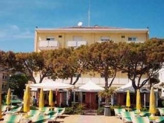 Hotel La Lanterna0