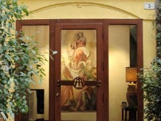 Hotel Aurora0