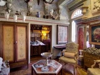 Fantastic Baroque Apartment0
