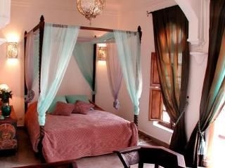 Riad Laora4