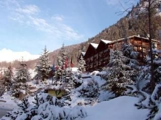 Le Grand Hotel Courmaison4