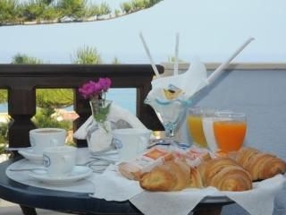 Beach Hotel2