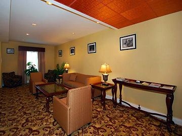Comfort Suites4