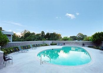 Quality Inn & Suites3