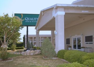 Quality Inn & Suites1