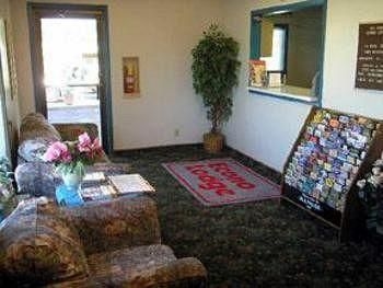 Econo Lodge3