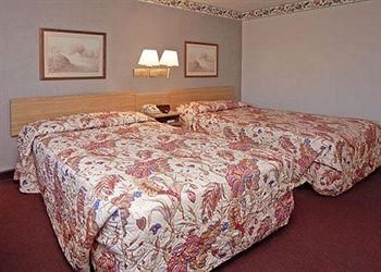 Econo Lodge2