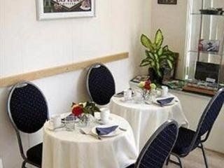 Las Vegas Bed & Breakfast2