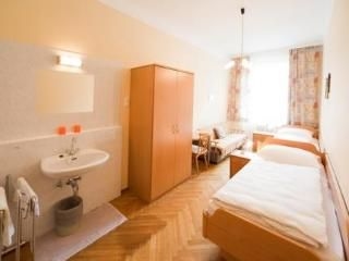 Hostel & Guesthouse Kaiser 233