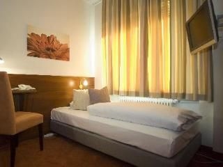Hotel Dolomit0
