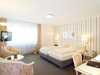 Hotel Flora0