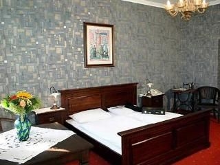 Hotel Urania4