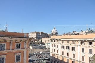 Le Suite Di Via Ottaviano B&B1