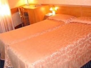 โรงแรมเมนตานา (Hotel Mentana)4