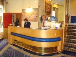 โรงแรมเมนตานา (Hotel Mentana)0